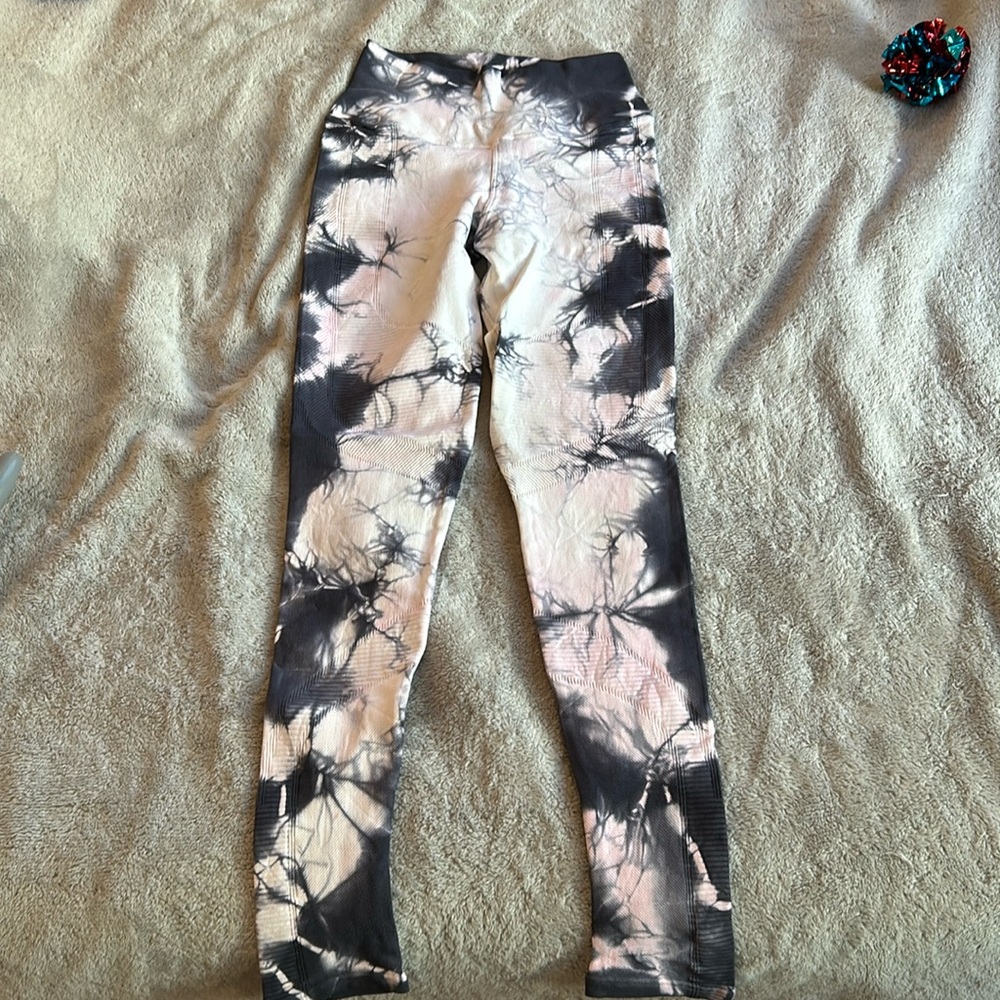 SoulCycle’s Nux Tie-Dye pink black & white leggings. Size small